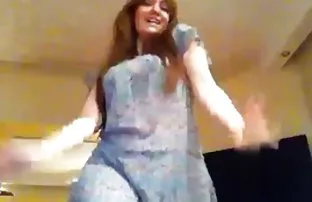 XXX Fucked सुंदर मैत्रीण त्याच्या अवाढव्य लंड