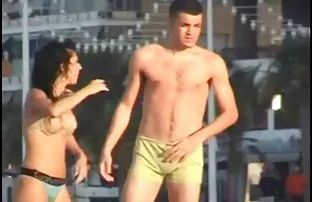 XXX दोन bozos fucked मादक धावपटू लॉकर रूम मध्ये