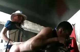 XXX निविदा मुलगी ठाम दाखवते त्याच्या अनुभव स्त्री पुरुष समागम