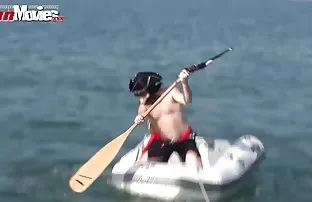 XXX मुलगा Fucks दोन गरम whores त्यांच्या बिंदू