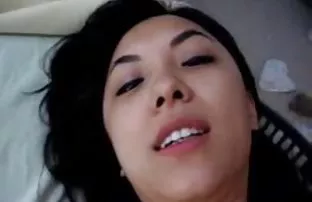 XXX Tattooed माणूस Fucks आशियाई सह लज्जतदार पुच्ची