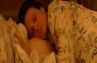 XXX टक्कल आजोबा Fucks दोन nymphomaniacs