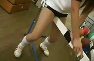 XXX भाऊ seduces सेक्स साठी तरुण बहीण आणि तिच्या fucking cocks आत