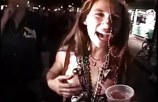 XXX भाऊ seduces सेक्स साठी तरुण बहीण आणि तिच्या fucking cocks आत