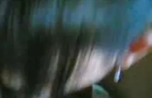 XXX माणूस Fucks वूड्स मध्ये एक स्त्री, आणि फेड तिच्या