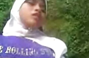 XXX रशियन मुलगा द्वारे fucked prezervativom आपल्या आई गांड नितंब