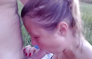 XXX कामुक प्रियकर पासून झवणे दोन cuties वळवून त्यांच्या गरम राहील