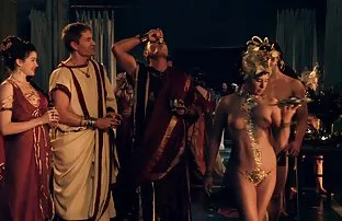 XXX तळणे चिक बेड वर मोठ्या आवारातील