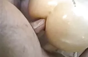 XXX कपडे माझे पती काळा स्टॉकिंग्ज मध्ये आणि दिला गांड नितंब