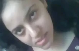 XXX माणूस fucked दोन बालके टेबल वर