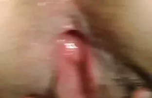 XXX माणसाने पासून fucked सोनेरी मुलगी आणि वीर्य उडवणे वर पॅंटी होज