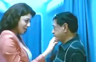 XXX 18 वर्षीय मुलगी माणूस Fucks मध्ये मांजर आणि मनुष्य