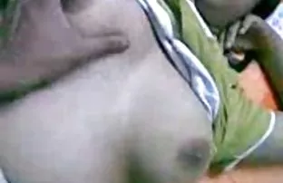 XXX हाडकुळा वेश्या हिला एक छान मोठा लंड तिच्या भागीदार