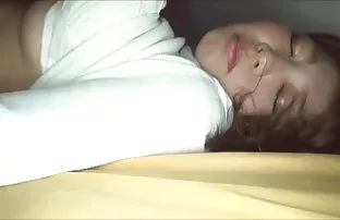 XXX आशियाई माणूस Fucks घारे नर्स ओल्या योनी