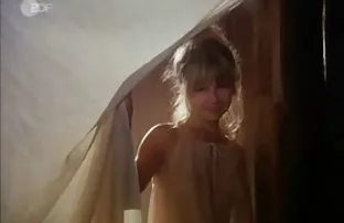 XXX Lustful सोनेरी चोदणे सर्व राहील एक शक्तिशाली घोडचूक